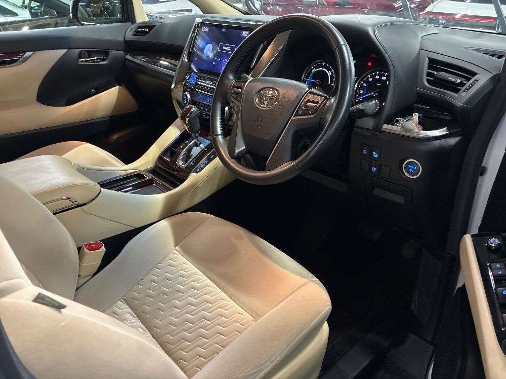 2017 Toyota Alphard Transit Hybrid 8 seaters Carousel 3