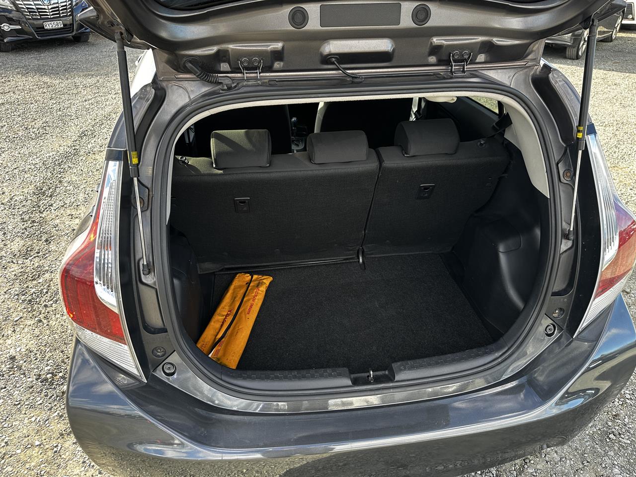 2015 Toyota Aqua Hybrid. SRS Airbags. Carousel 14