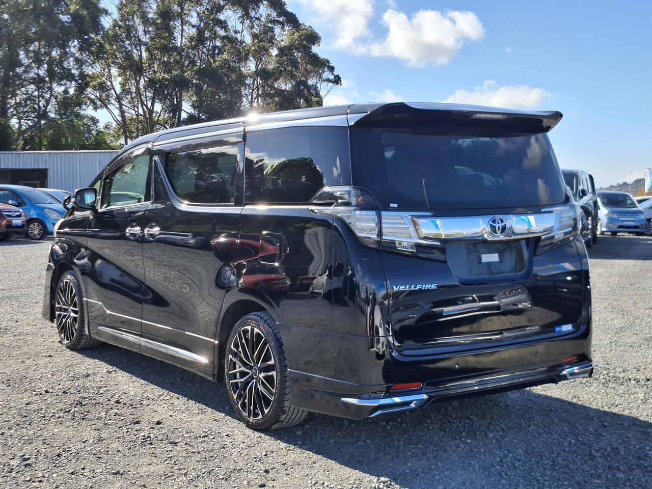 2016 Toyota Vellfire V spec.8 seats.Cruise control.Park sens.Alloys.8 Airbags. Carousel 14