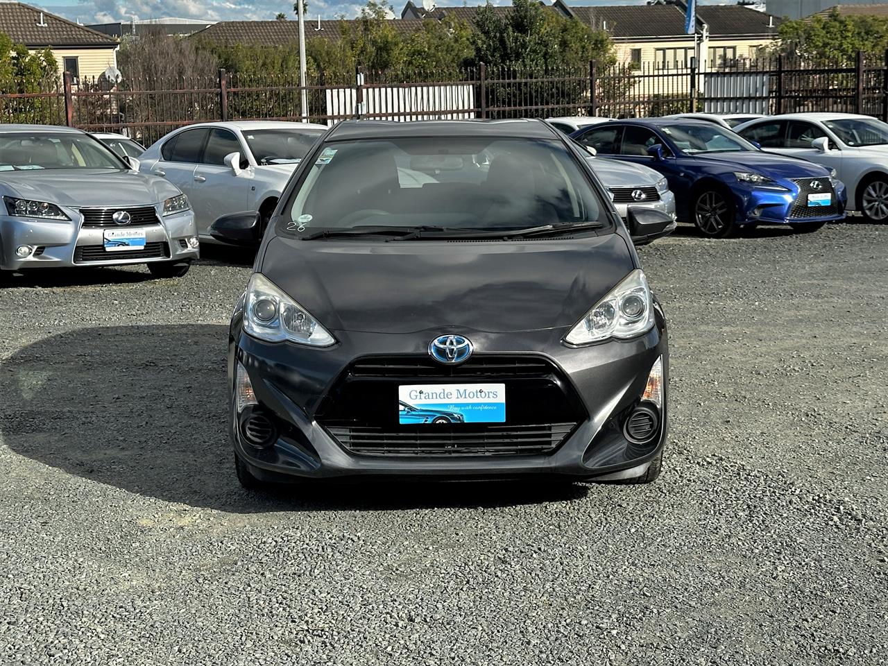 2015 Toyota Aqua Hybrid. SRS Airbags. Carousel 8