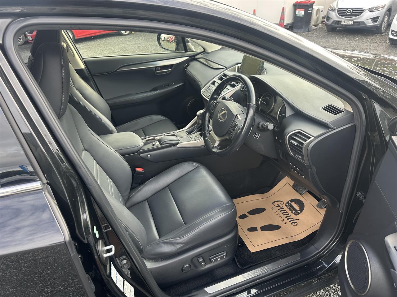 2015 Lexus NX 300h Hybrid.Leather.Safety radar.Blind spot.360°camera.Park sensors.Alarm. Carousel 19