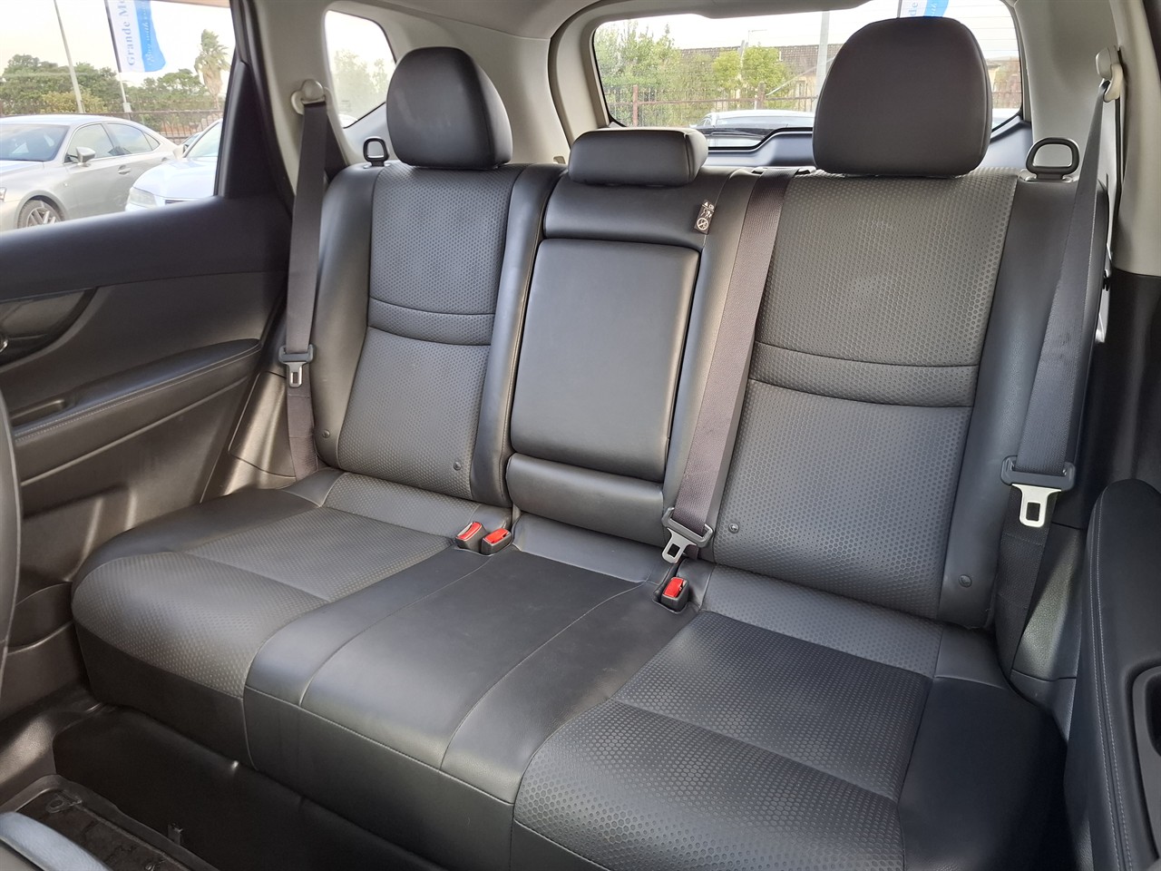 2016 Nissan X-Trail Leather. Rear camera.SRS Airbags. Carousel 3