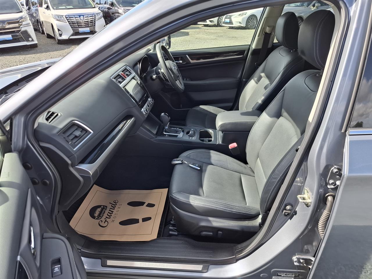 2017 Subaru Outback 4WD.Eyesight.Blind spot.Leather.Radar cruise.Lane assist.Alarm. Carousel 4
