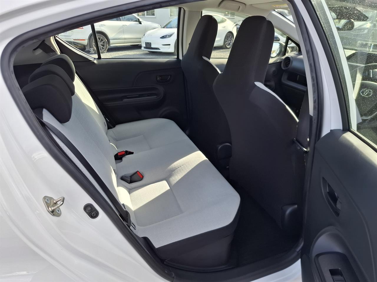 2021 Toyota Aqua Safety radar.360°camera.Lane assist.Park sensors. Collage 1