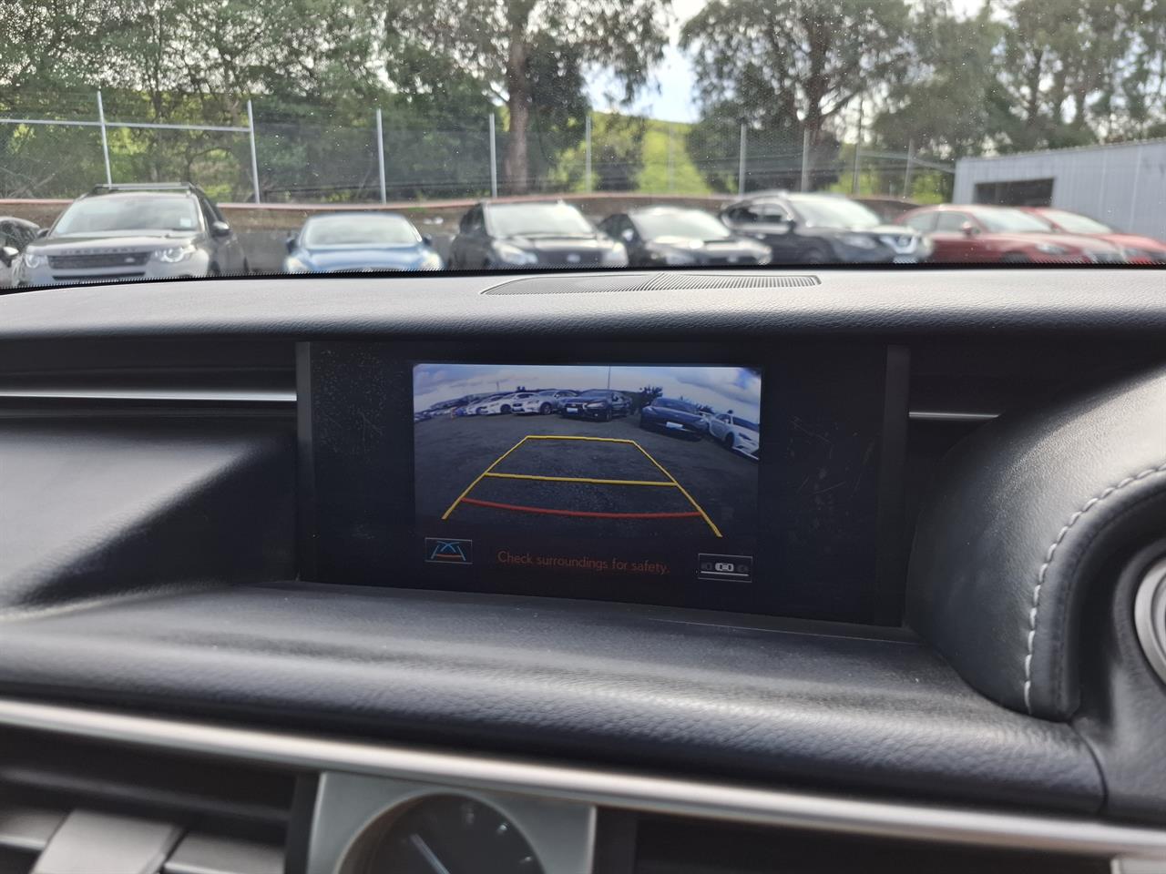 2014 Lexus IS 300h F-Sport.Blind spot.Radar cruise.Alarm.Leather.10 SRS Airbags. Carousel 5