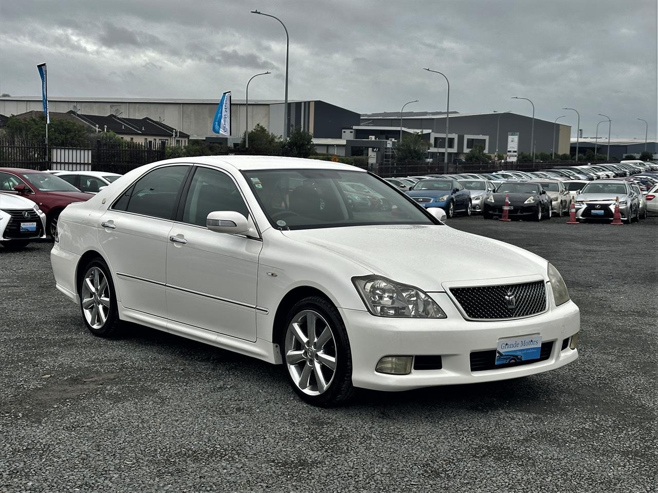 2005 Toyota Crown Athlete.50th Anniversary.Cruise control.Rear camera.