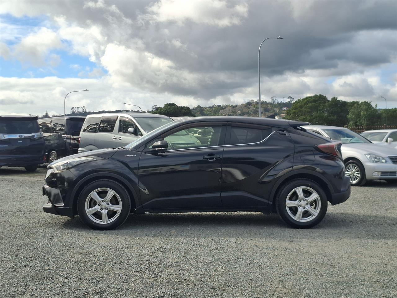 2017 Toyota C-HR G spec.Hybrid.BSM.LKA.Safety radar.Rear cam.Alarm. Carousel 12