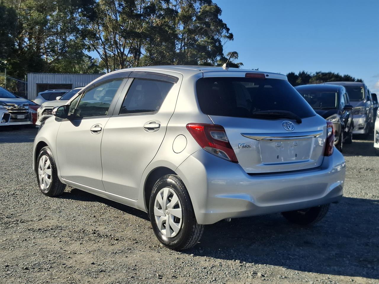 2015 Toyota Vitz F.LOW KM.Rear camera.SRS Airbags. Carousel 13