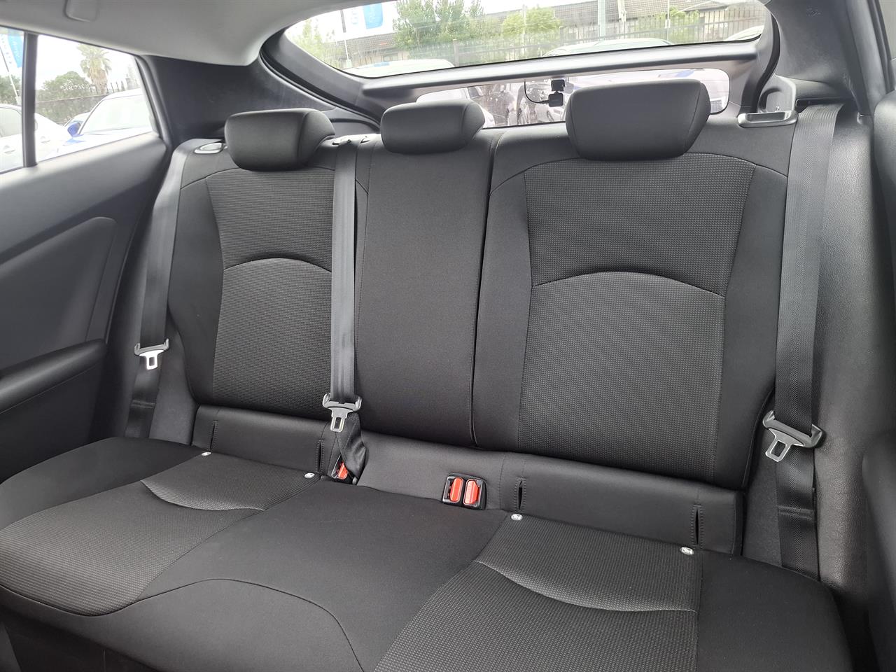 2020 Toyota Prius G.Radar cruise.Lane assist.Rear cam.Alarm.8 Airbags. Carousel 2