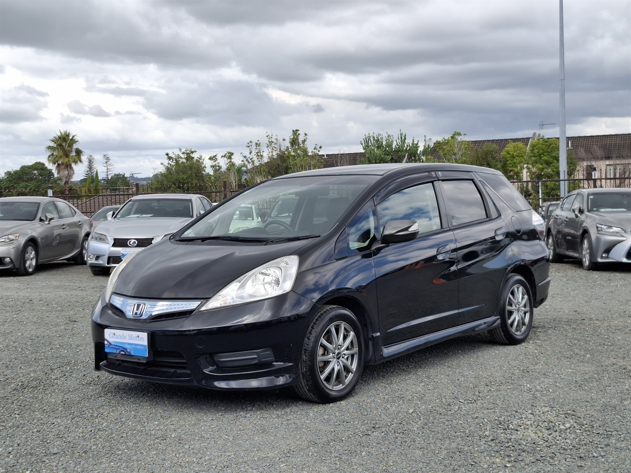 2012 Honda Fit Shuttle.Hybrid.Rear camera. Carousel 10