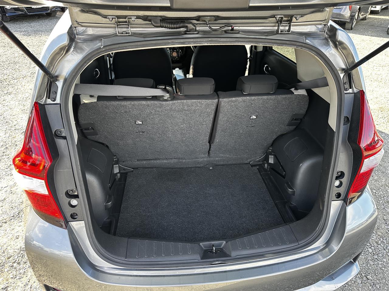 2017 Nissan Note E-power.Rear camera.Lane assist.Safety radar.Park sensors.Button start. Carousel 14