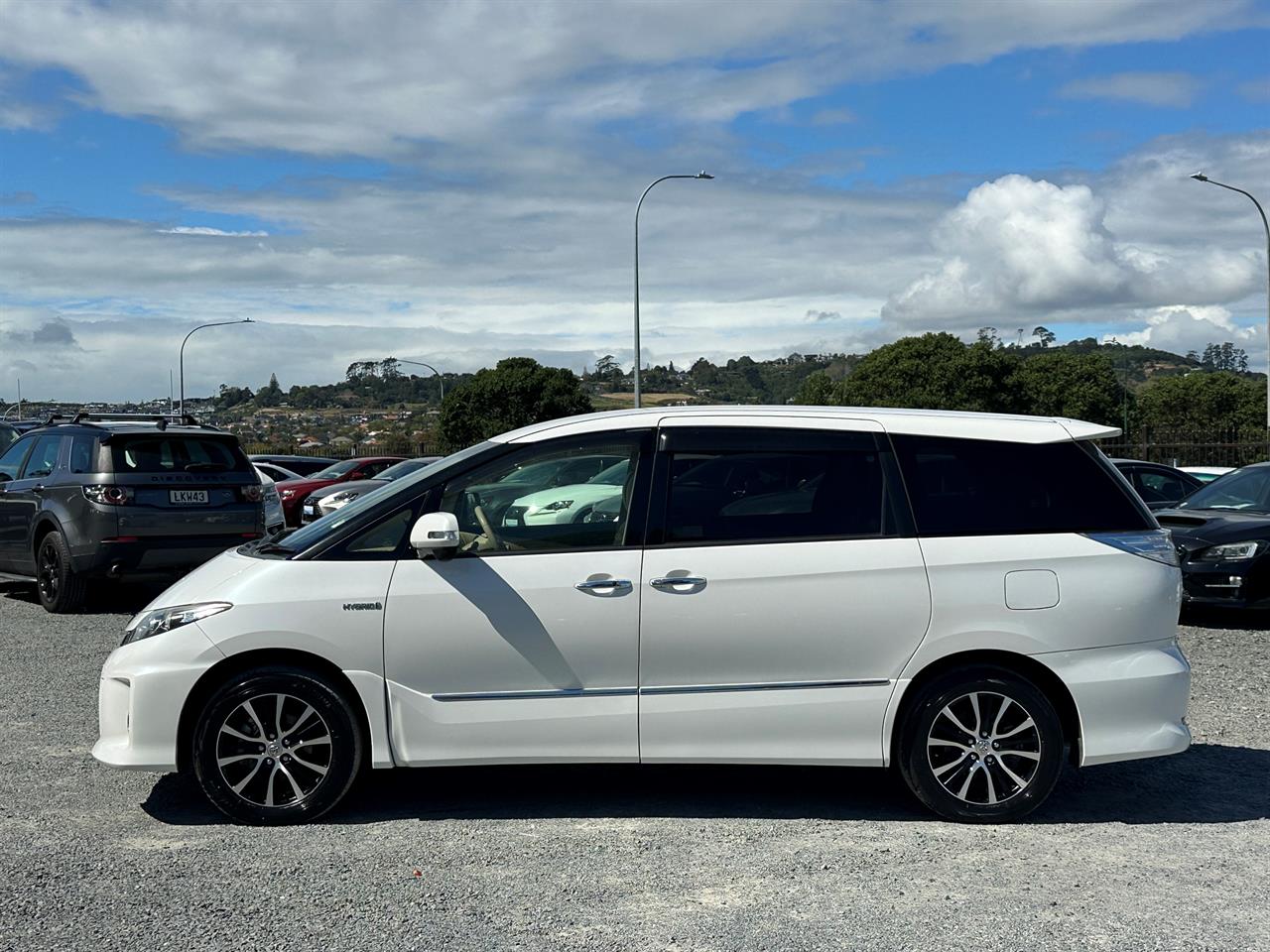 2015 Toyota Estima Aeras.Hybrid.Cruise control.Rear camera.Elctric doors. Carousel 13