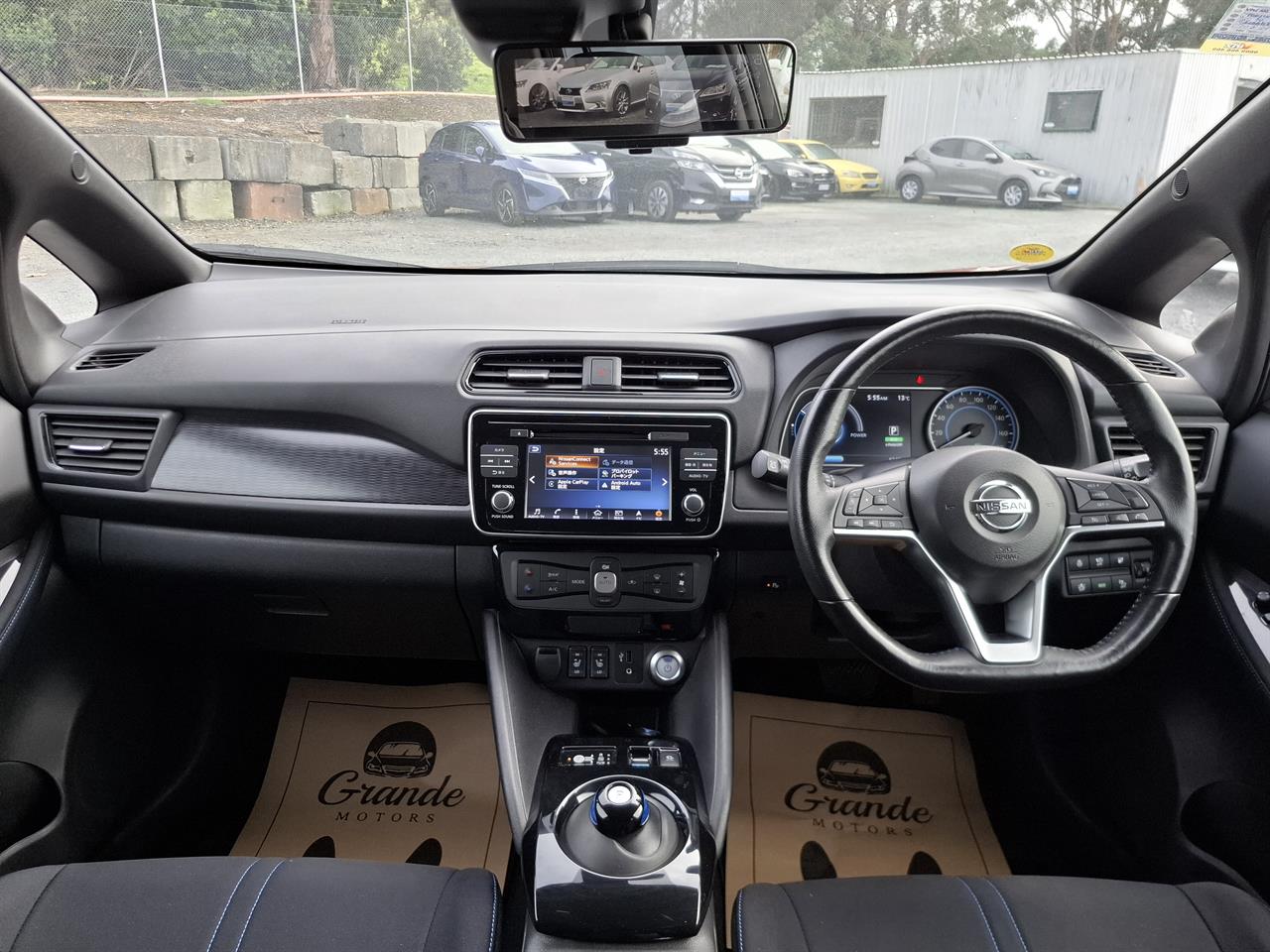 2017 Nissan Leaf 40KW.SOH 85%.Android/ApplePlay.360°camera.Safety radar.Park sensors. Carousel 3