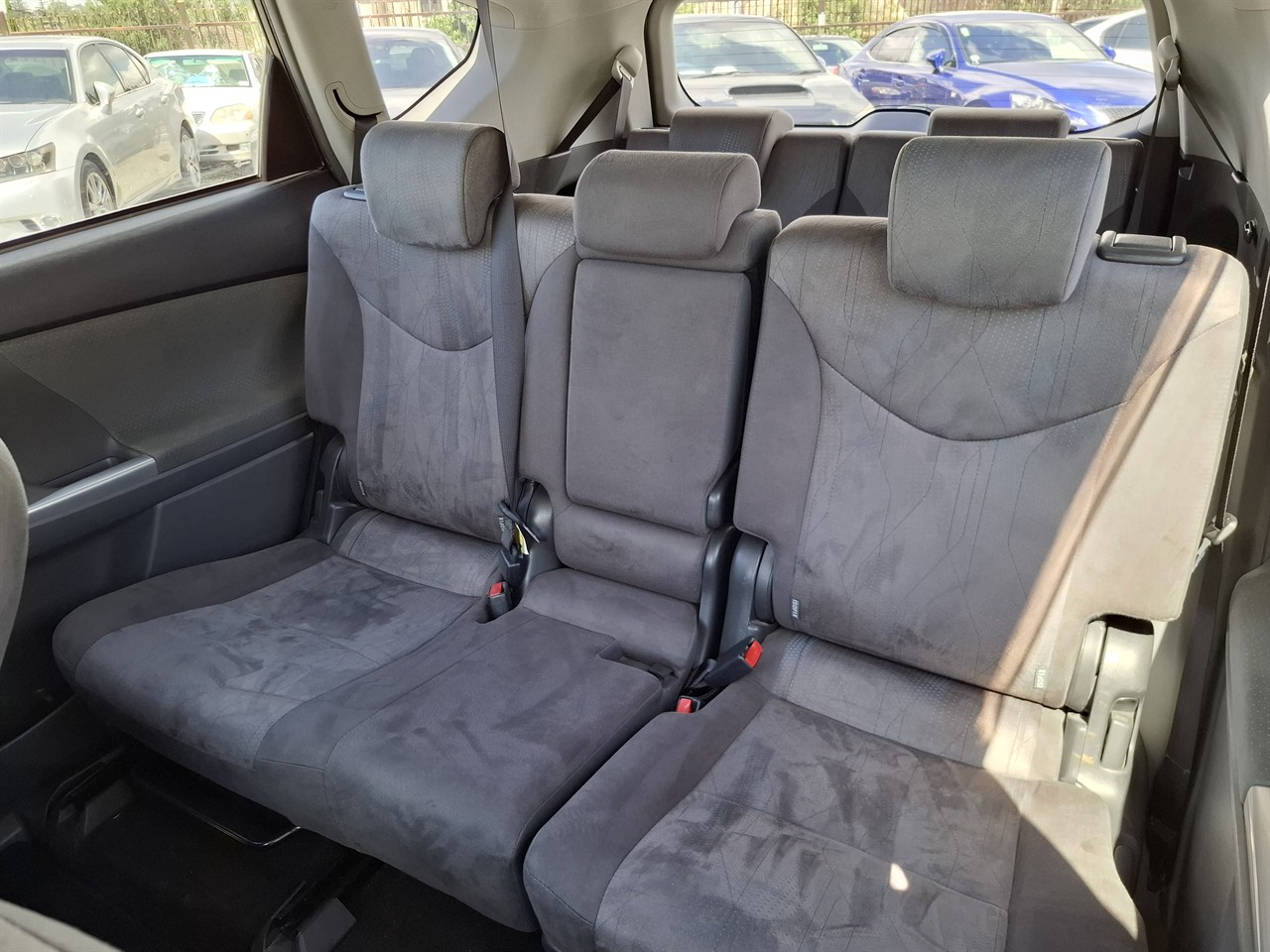 2013 Toyota Prius Alpha S.7 seater.Rear camera.8 Airbags. Carousel 2
