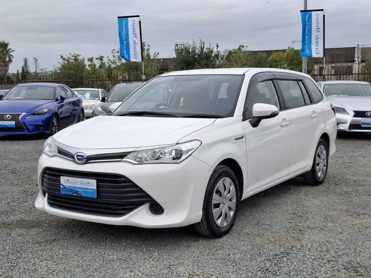 2016 Toyota Corolla Fielder.Hybrid.Rear camera.New tires. Carousel 11