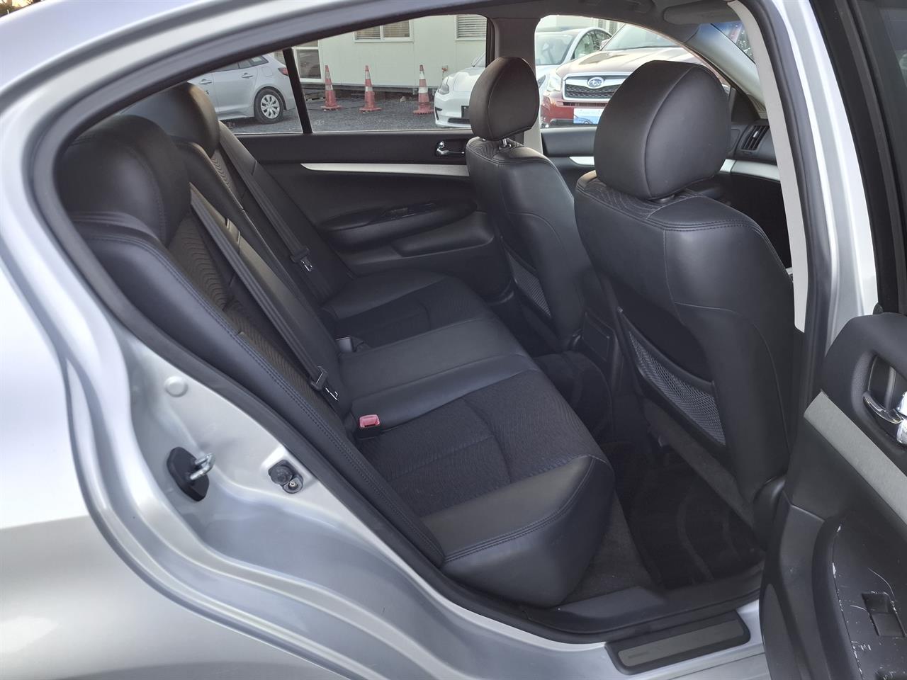 2007 Nissan Skyline 250GT.Rear camera.SRS Airbags. Collage 2