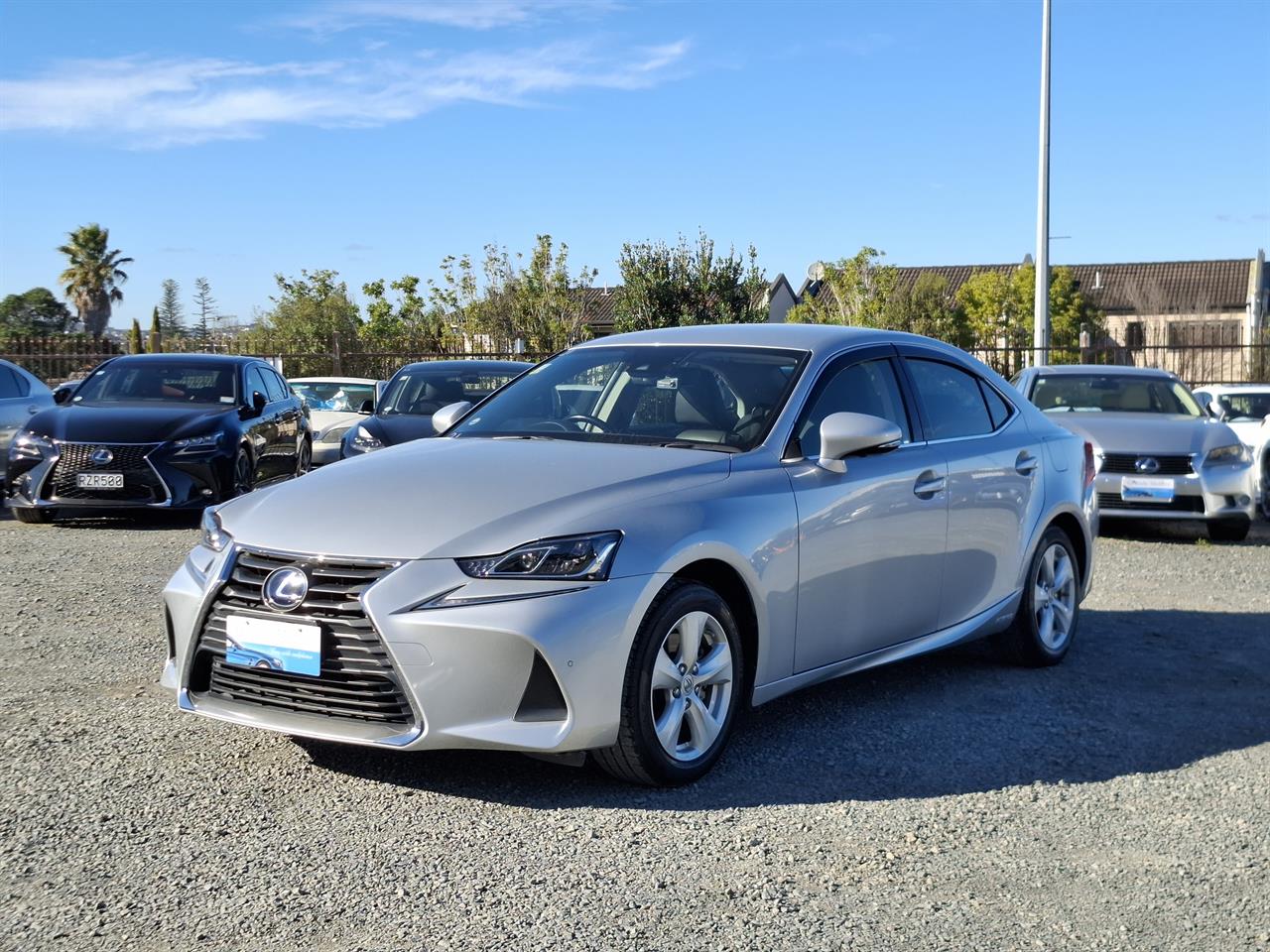 2017 Lexus IS 300h Radar cruise.Blind spot.Lane assist.Alarm.10 Airbags. Carousel 12