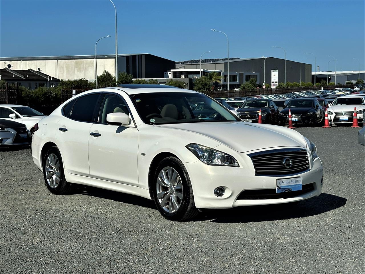 2014 Nissan Fuga 370GT.Sunroof.BOSE.Rear camera.Cruise control.Button start.