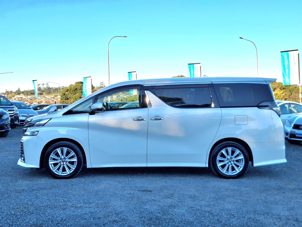 2015 Toyota Vellfire Z.V6.Rear camera.Radar cruise.Park sens.8 Airbags. Carousel 14