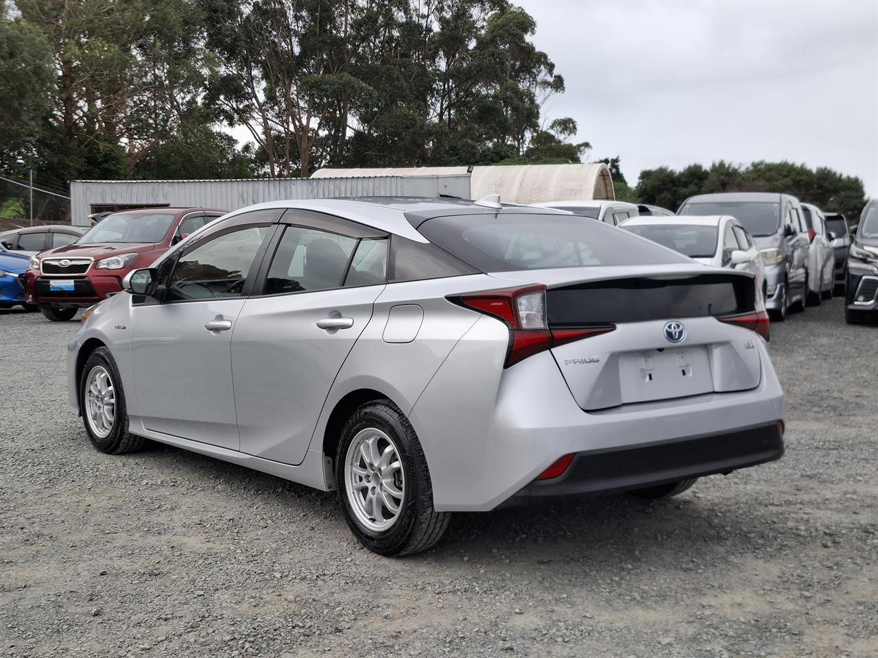 2019 Toyota Prius S.Radar cruise.Lane assist.Safety radar.Rear cam.8 Airbags. Carousel 15