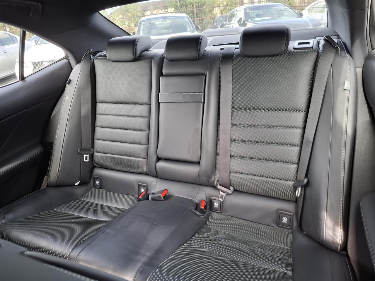 2014 Lexus IS 300h F-Sport.Blind spot.Radar cruise.Alarm.Leather.10 SRS Airbags. Carousel 3