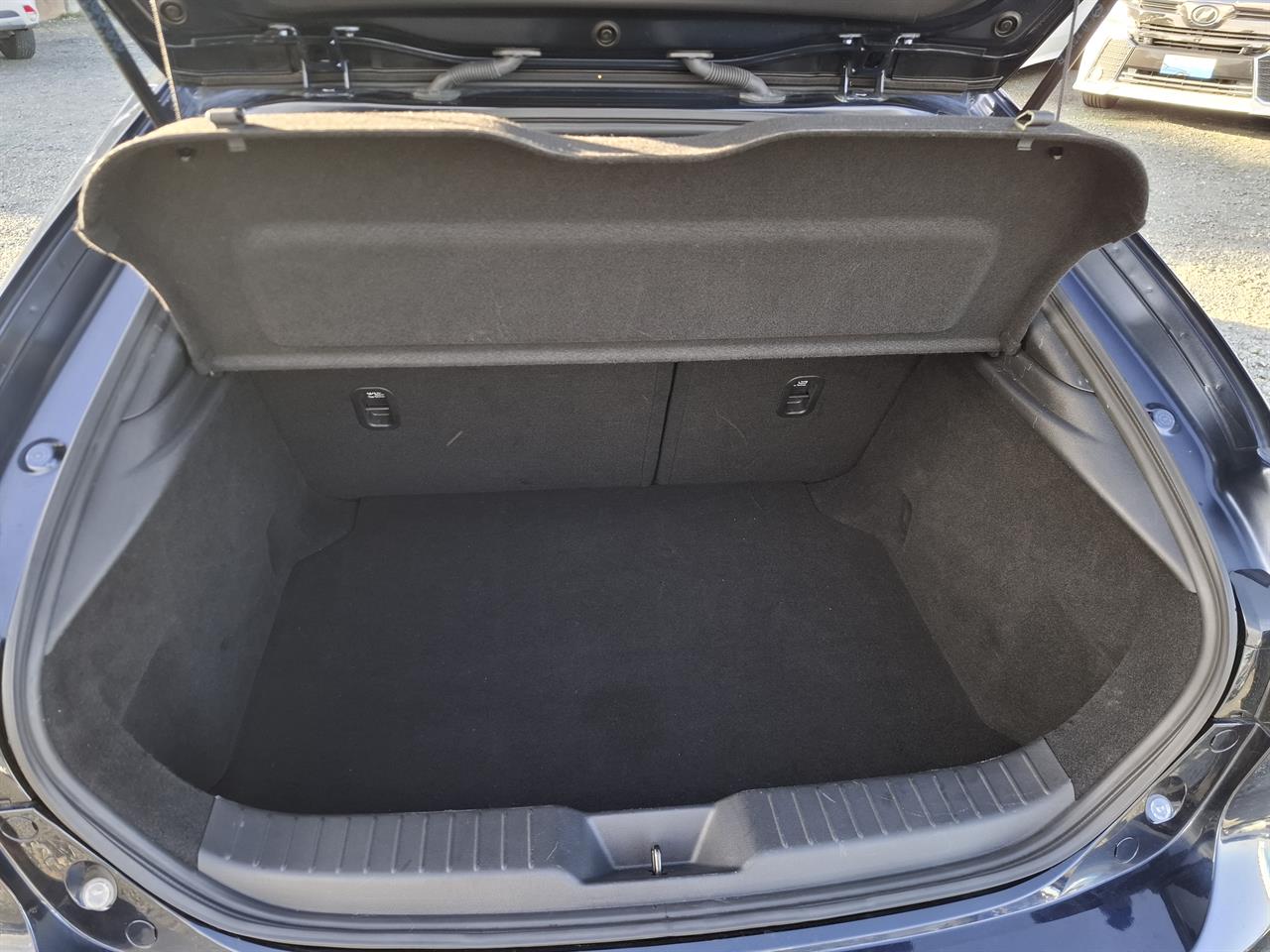 2023 Mazda 3 HUD.Rear camera.Radar cruise.Park sensors. Carousel 18