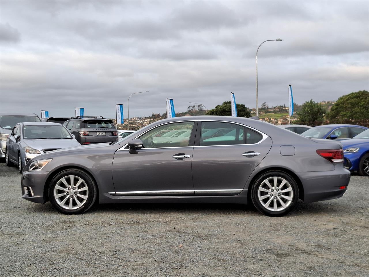 2013 Lexus LS 460 Leather.Cruise control.Park sens.Rear cam.Alarm.10 SRS Airbags. Carousel 14