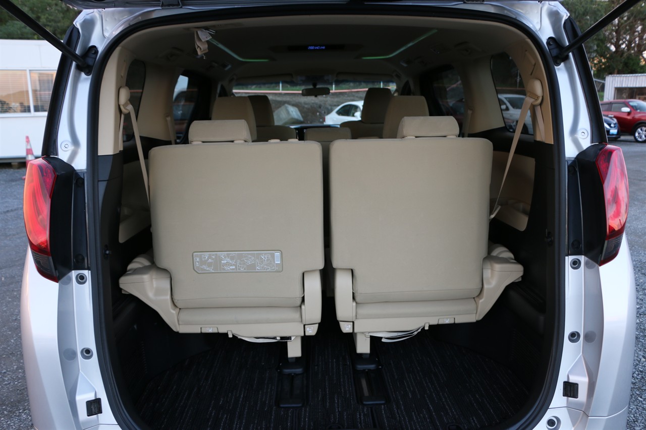 2015 Toyota Alphard 8 seater.Park sensors.SRS Airbags. Carousel 1