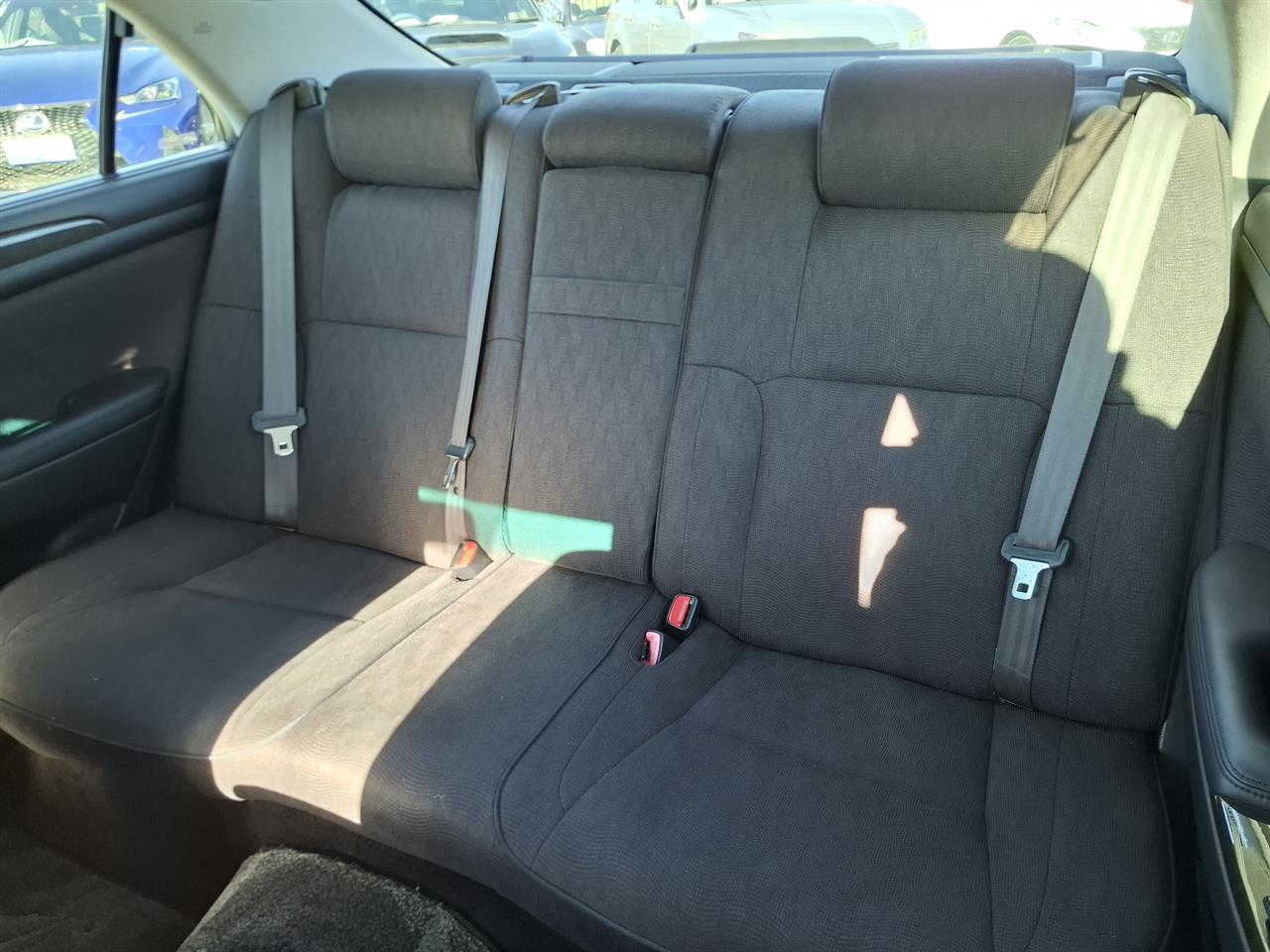 2004 Toyota Crown Majesta V8.Cruise control.Rear camera. Carousel 4