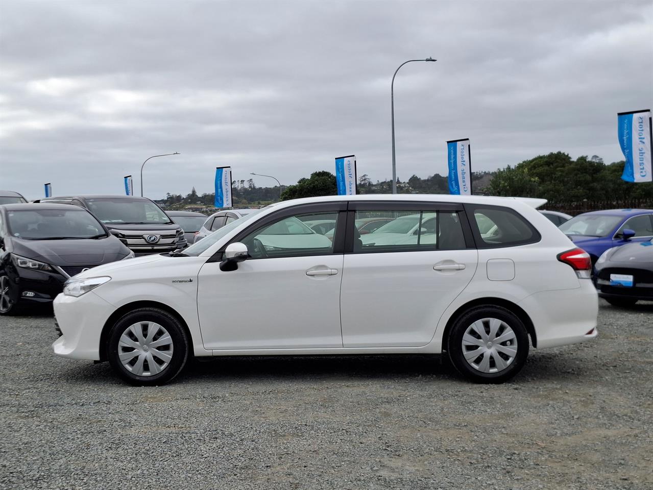 2016 Toyota Corolla Fielder.Hybrid.Rear camera.New tires. Carousel 12
