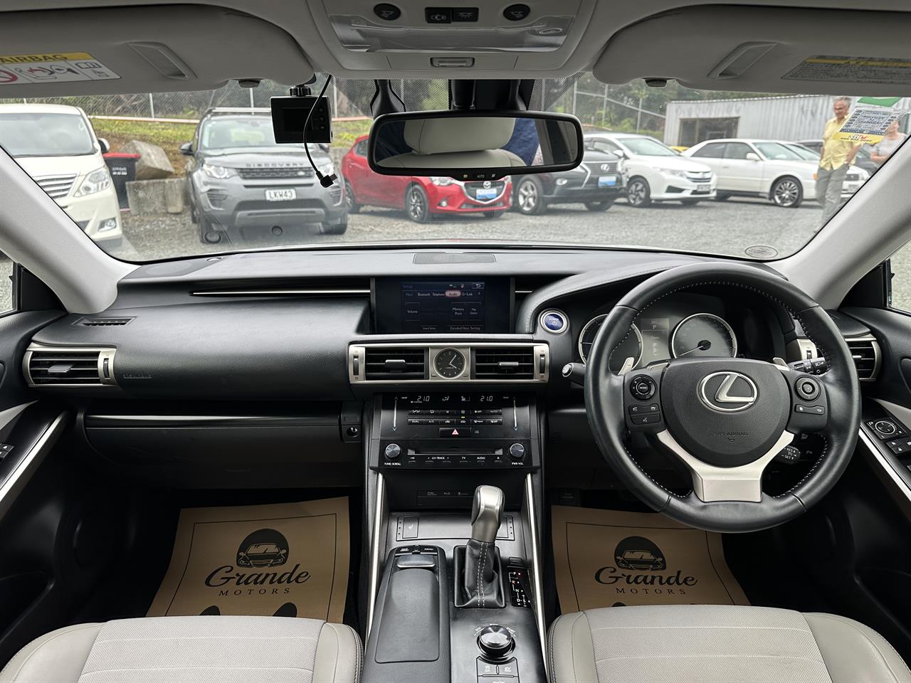 2014 Lexus IS 300h Hybrid.Cruise control.Alarm.10 Airbags.Rear camera. Carousel 4