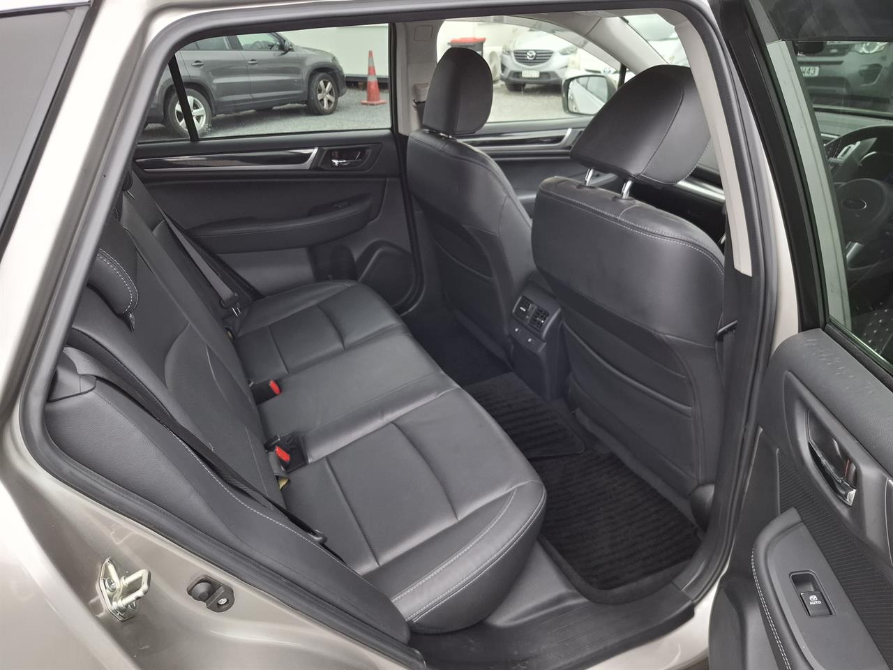 2017 Subaru Outback 4WD.Eyesight.Blind spot.Leather.Radar cruise.Lane assist.Alarm. Carousel 3