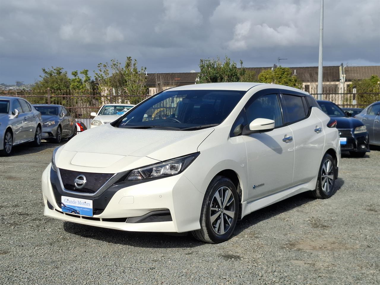 2021 Nissan Leaf 40KW.SOH89%.Android/ApplePlay.10 Airbags.Cruise control.Park sens.Rear cam. Carousel 13