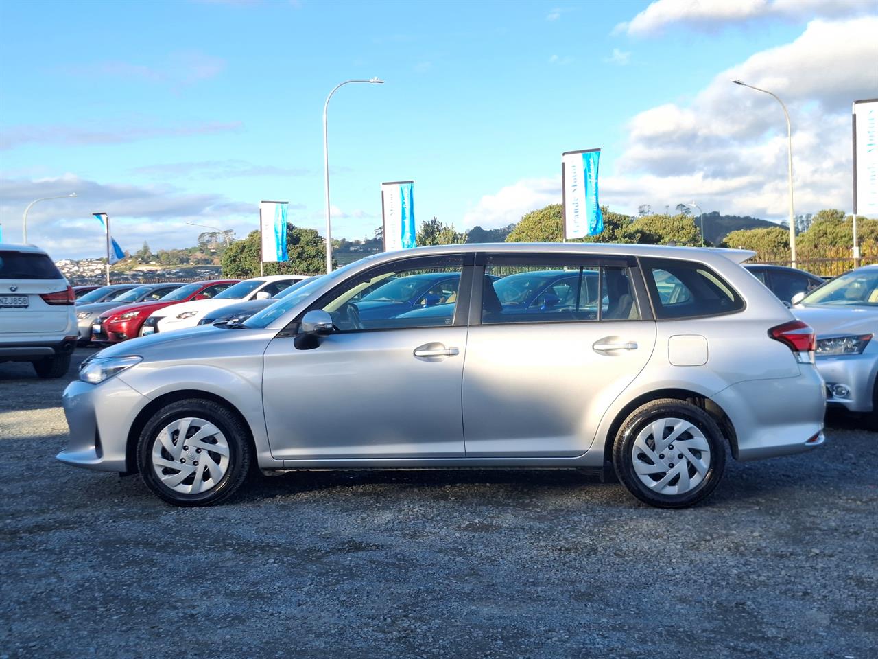 2021 Toyota Corolla Fielder.Hybrid.Lane assist.Rear cam.Park sensors.Safety radar. Carousel 9