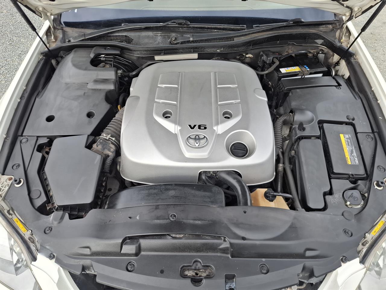 2005 Toyota Crown Athlete.Sunroof.Cruise control.LOW KM. Carousel 8