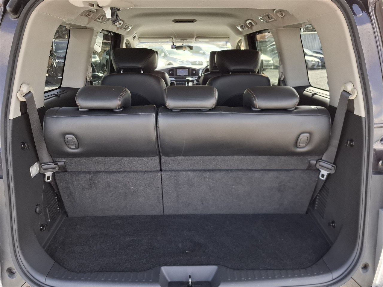 2012 Nissan Elgrand Highway star.Rear camera 7 Seats Carousel 8