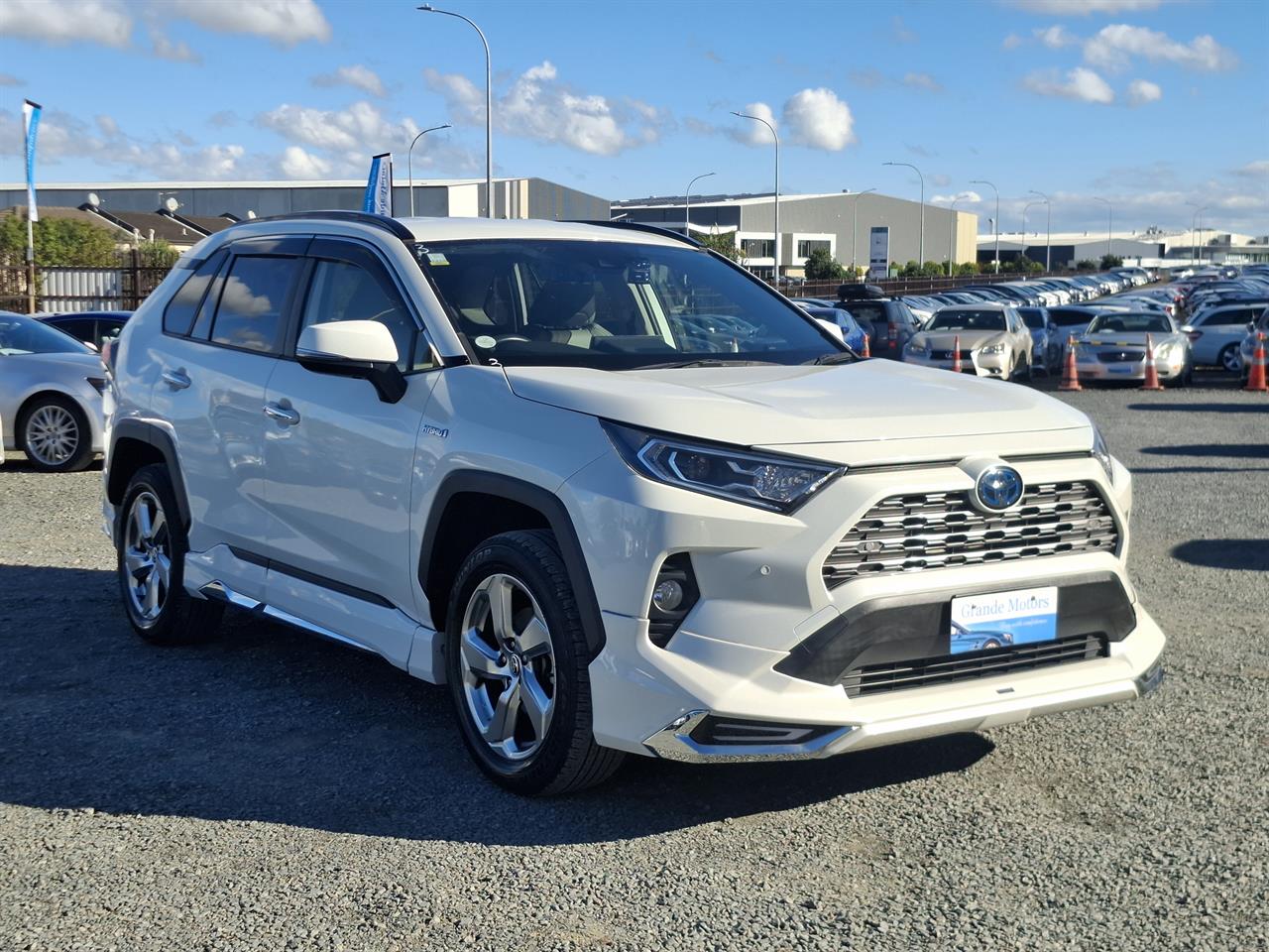 2020 Toyota RAV4 Hybrid.4WD.Leather.Lane assist.Radar cruise.Rear cam.Park sens.Alarm.