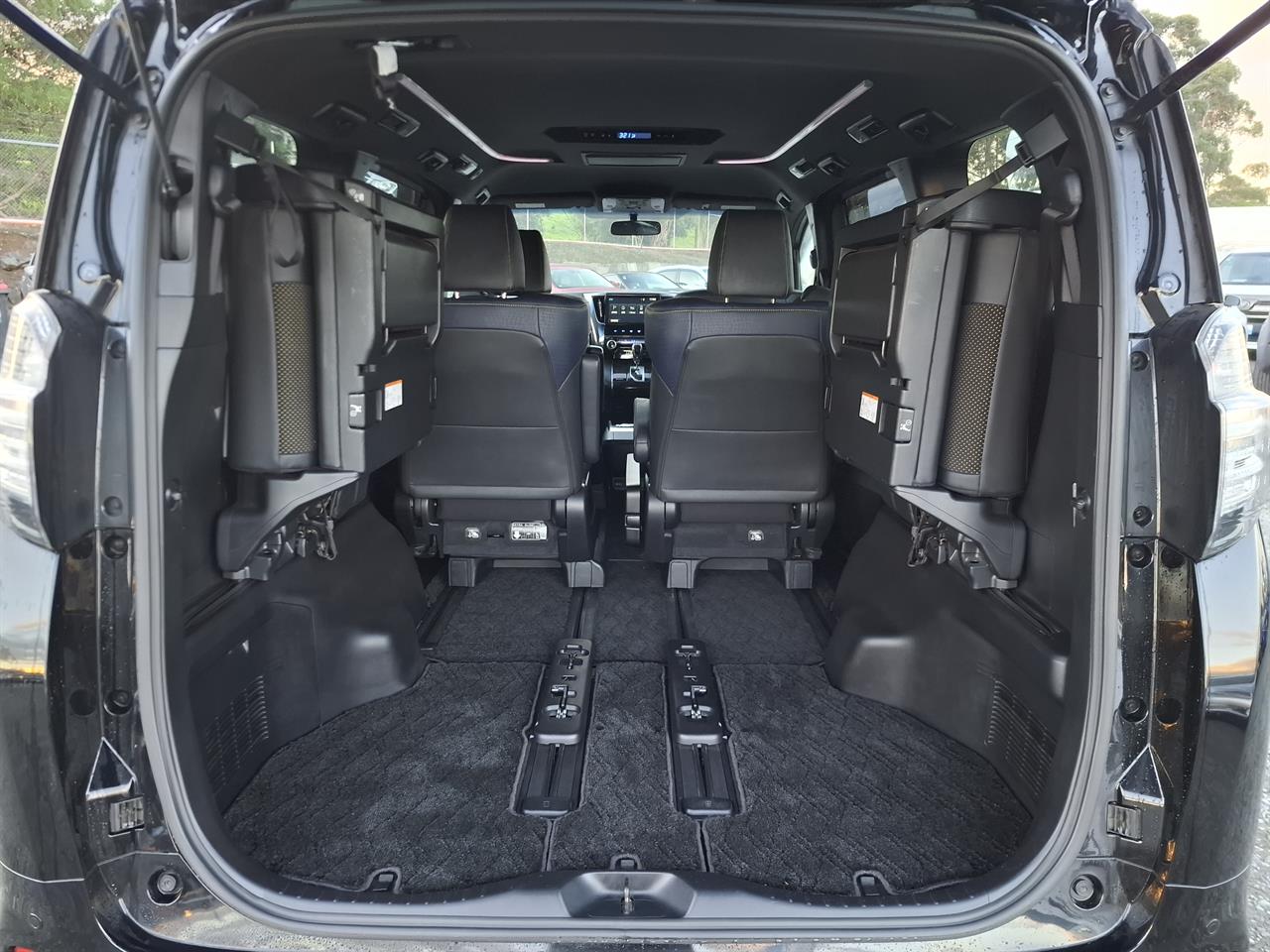 2016 Toyota Vellfire Z.Golden Eye.7seats.Cruise control.9 SRSAirbags. Carousel 18
