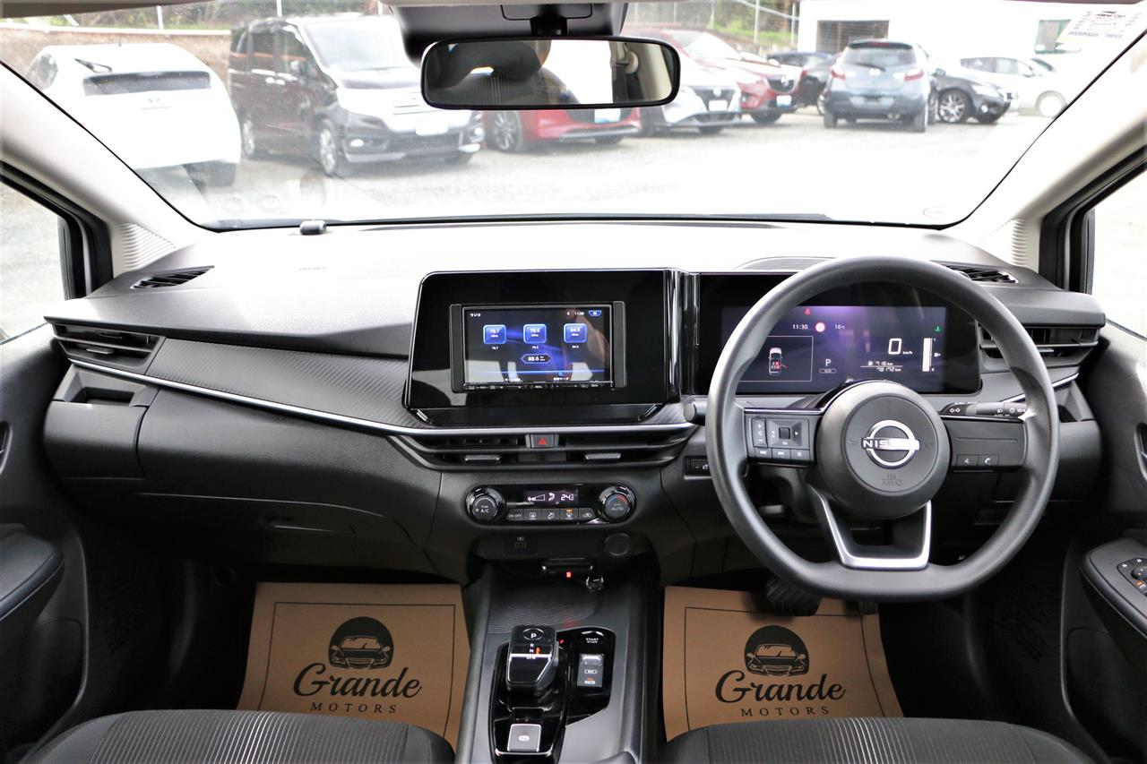 2022 Nissan Note E-power.Rear camera.Lane assist.Safety radar.Park sensors.Button start. Carousel 4