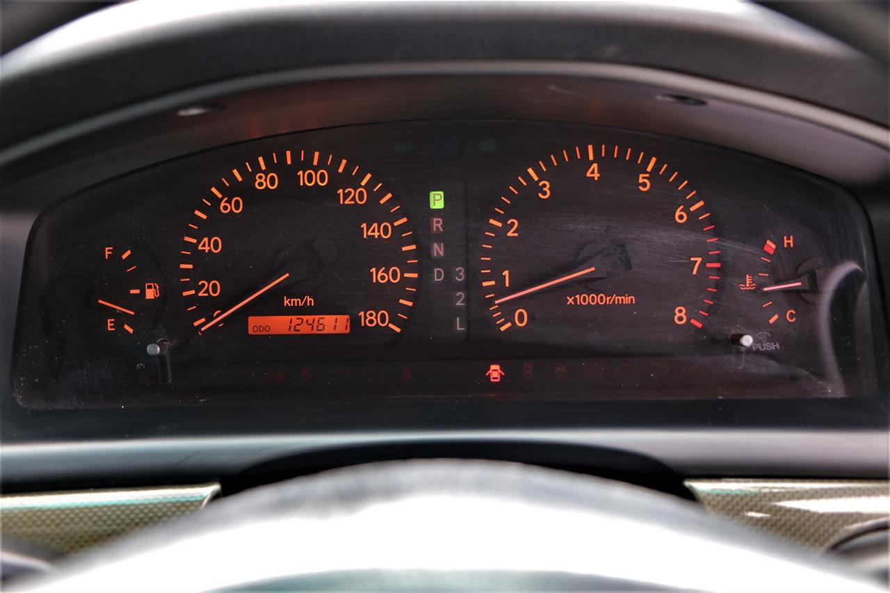 1999 Toyota Chaser Tourer.Facelift. Carousel 6