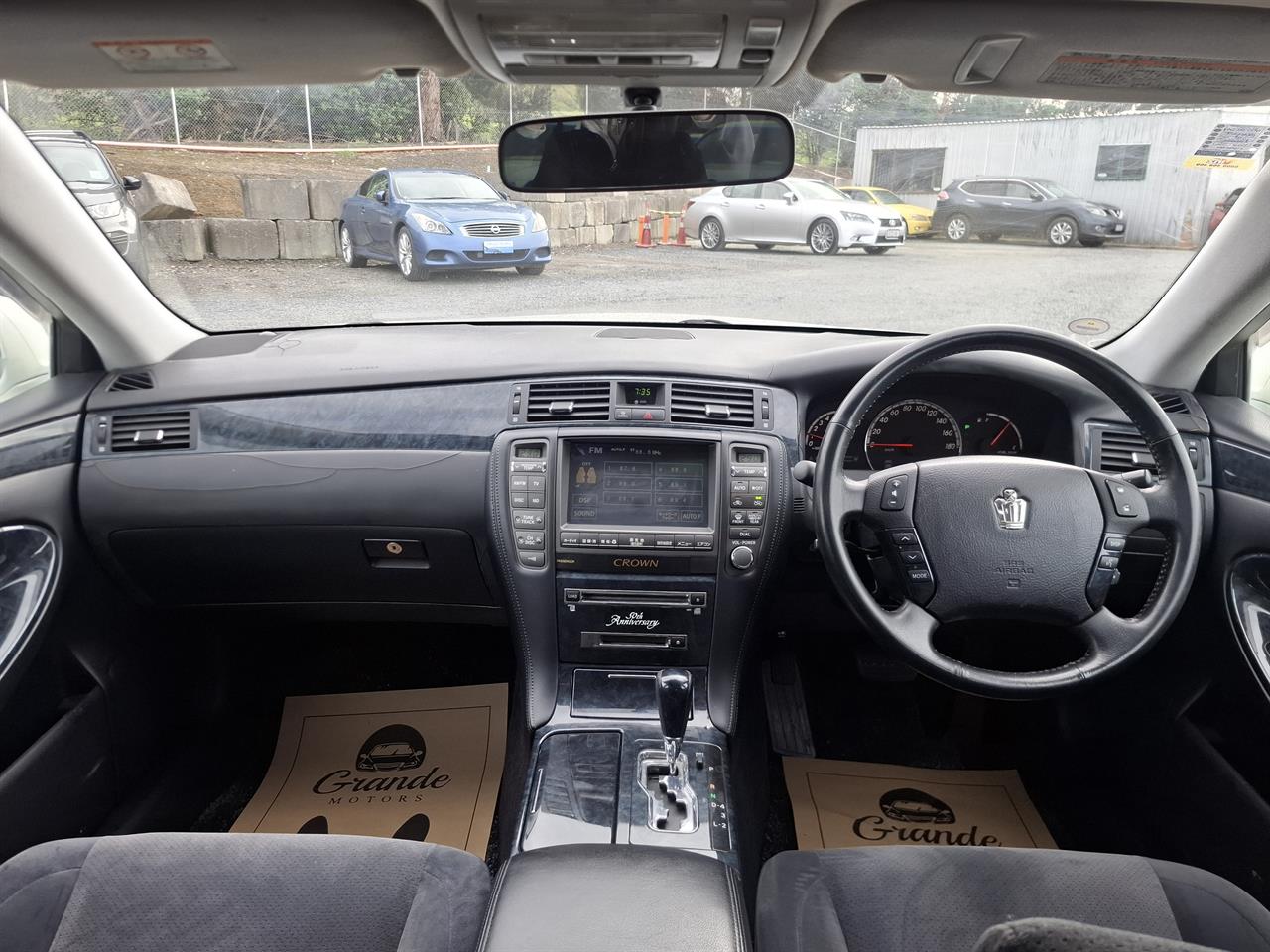 2005 Toyota Crown Athlete.Sunroof.Cruise control.LOW KM. Carousel 5
