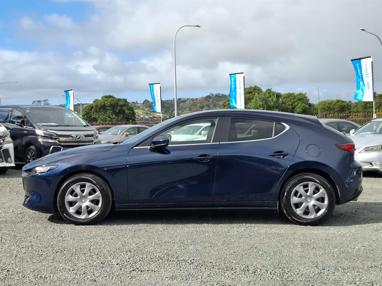 2023 Mazda 3 HUD.Rear camera.Radar cruise.Park sensors. Carousel 13