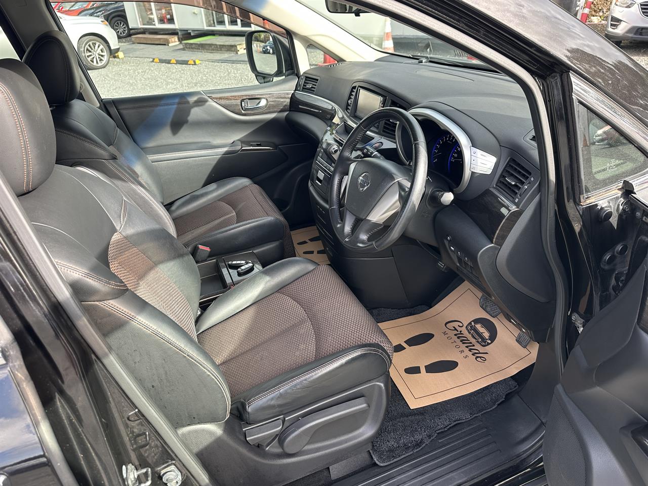 2012 Nissan Elgrand Highway star.Rear camera 7 Seats Carousel 17