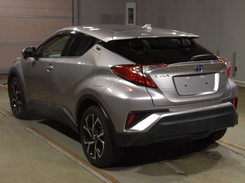 2017 Toyota C-HR Transit Hybrid G model Carousel 8