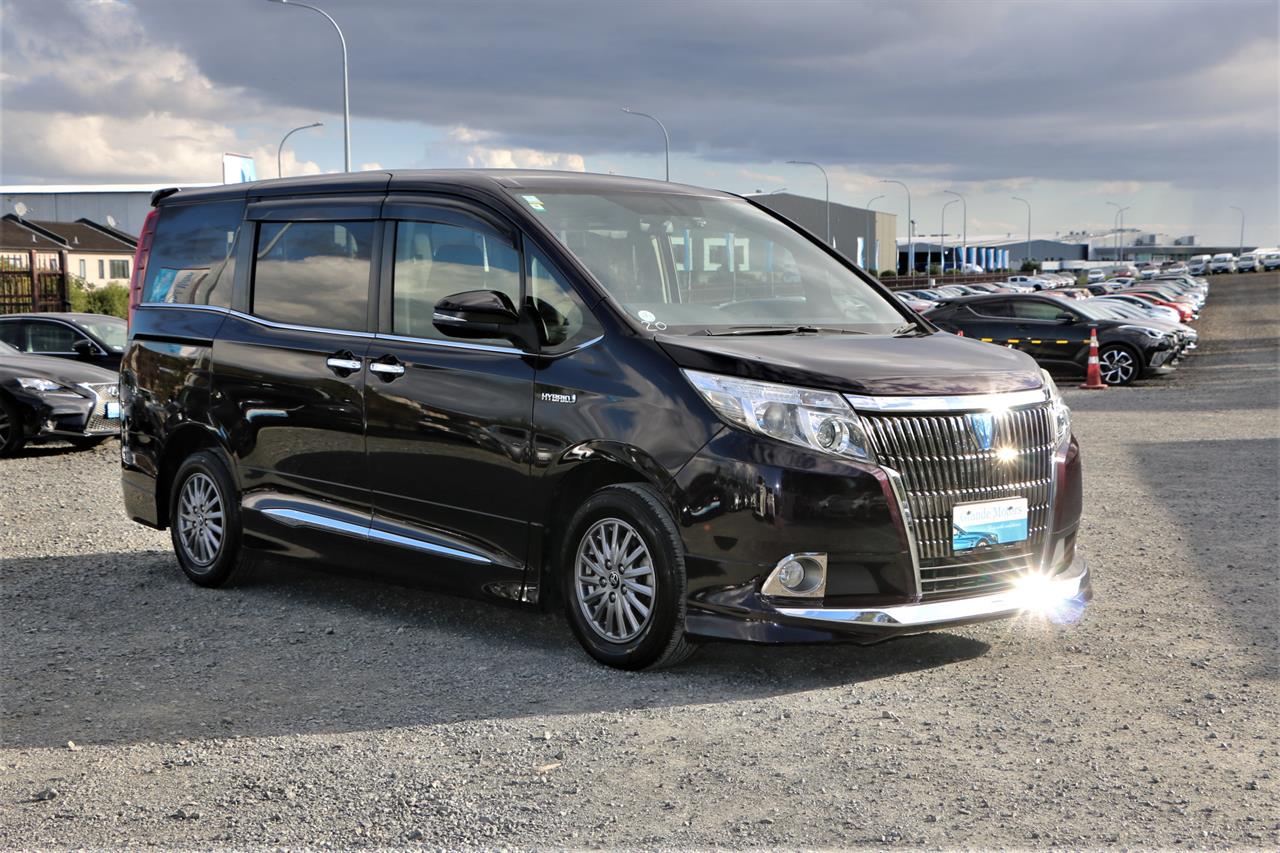 2016 Toyota ESQUIRE Hybrid.7 seats.Cruise control.Rear cam.Electric doors.