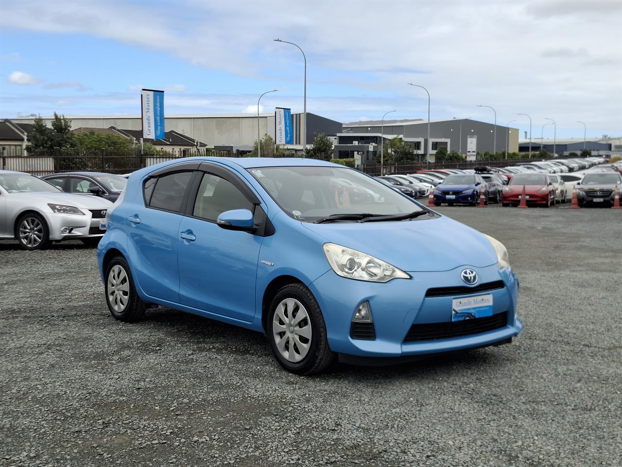 second hand 2013 Toyota Aqua S package.Button start.Rear camera. for sale NZ