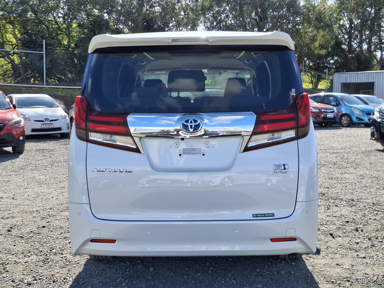 2017 Toyota Alphard Hybrid.Cruise control.Rear camera.Parking sensors. Carousel 16