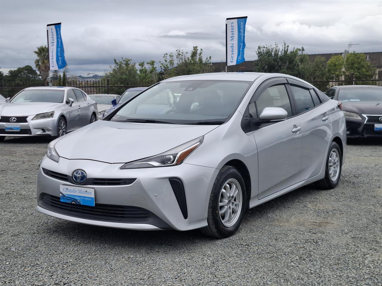 2020 Toyota Prius G.Radar cruise.Lane assist.Rear cam.Alarm.8 Airbags. Carousel 11