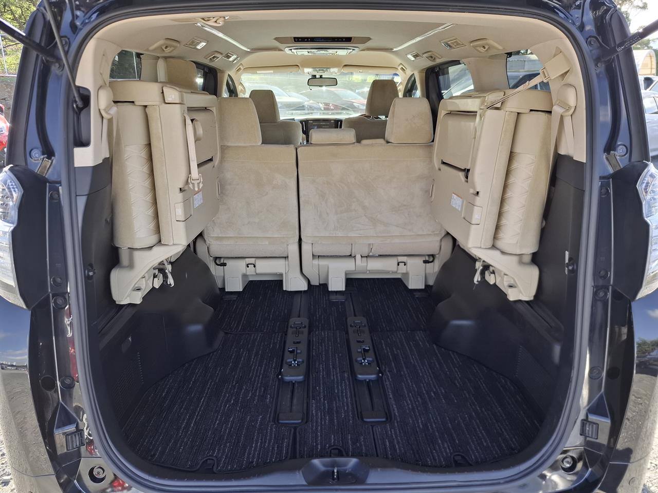 2016 Toyota Vellfire V spec.8 seats.Cruise control.Park sens.Alloys.8 Airbags. Carousel 1
