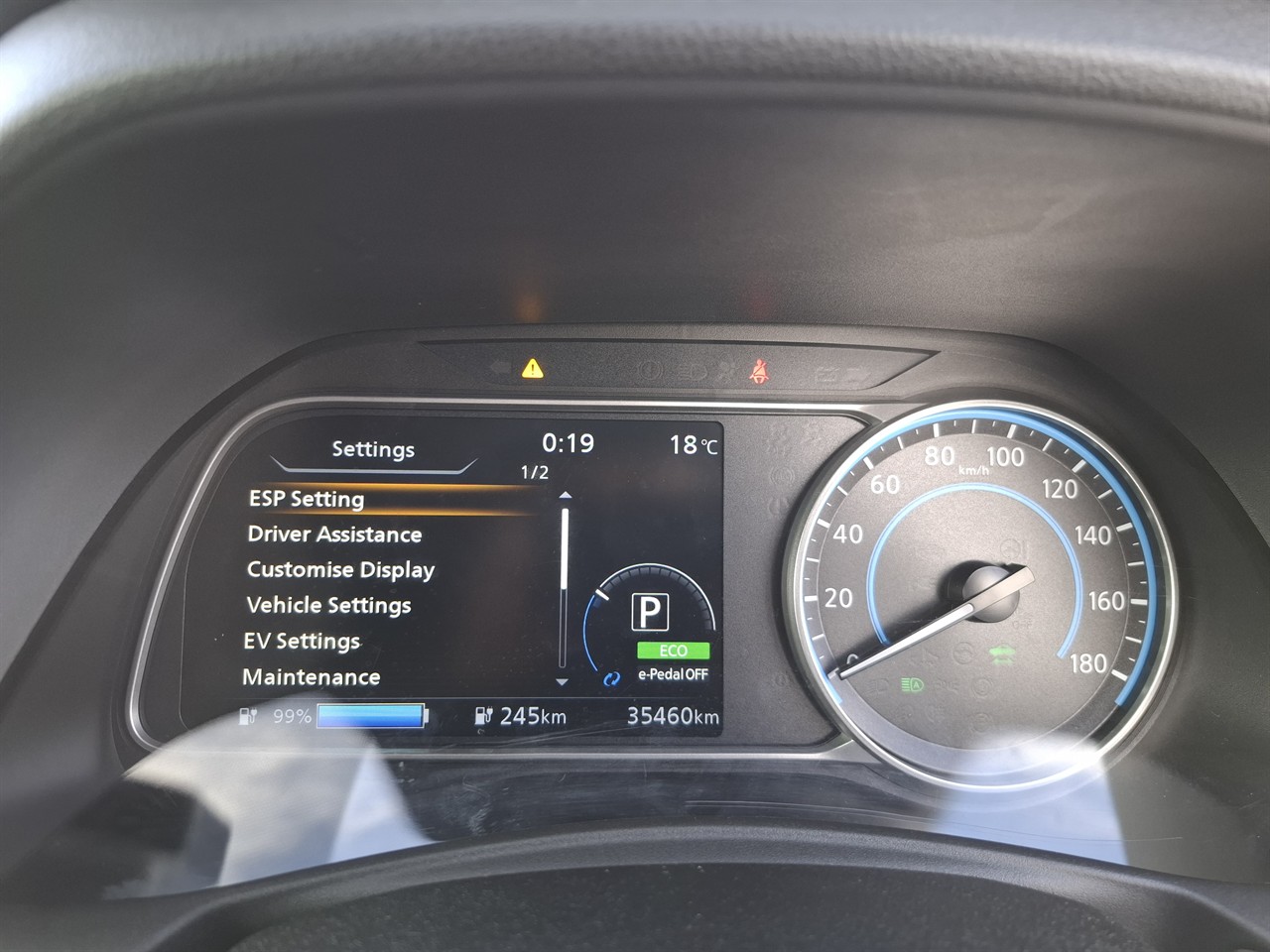 2022 Nissan Leaf 90.31% Soh G English display Grade 5 Carousel 2